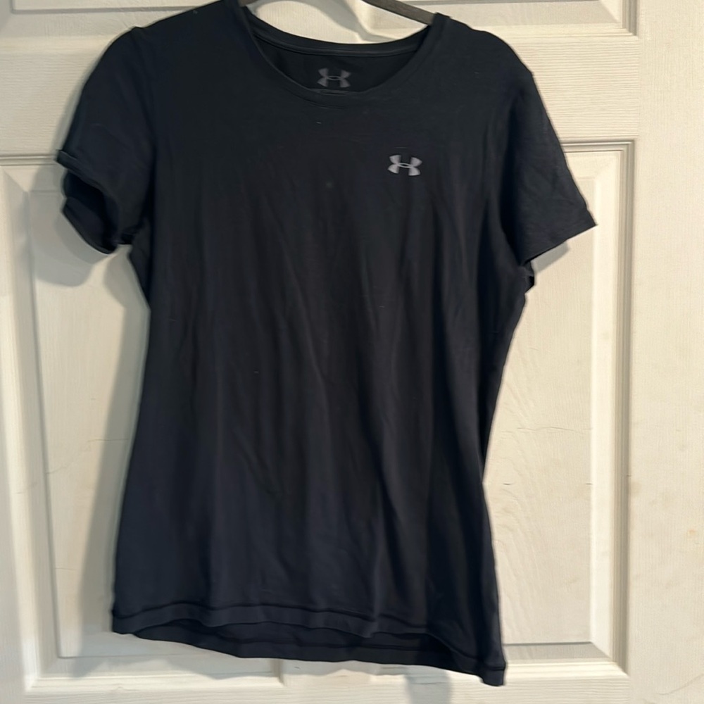 Women’s medium under armor‎ tshirt black